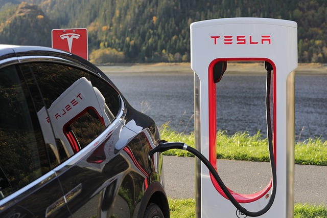 Panasonic upozorňuje na nedostatok batériových článkov pre Tesla autá